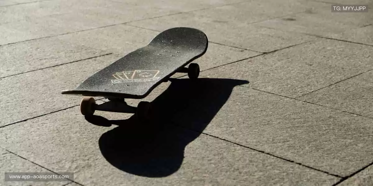 🛒周边好物,把热爱穿在身上、握在手里!🎁